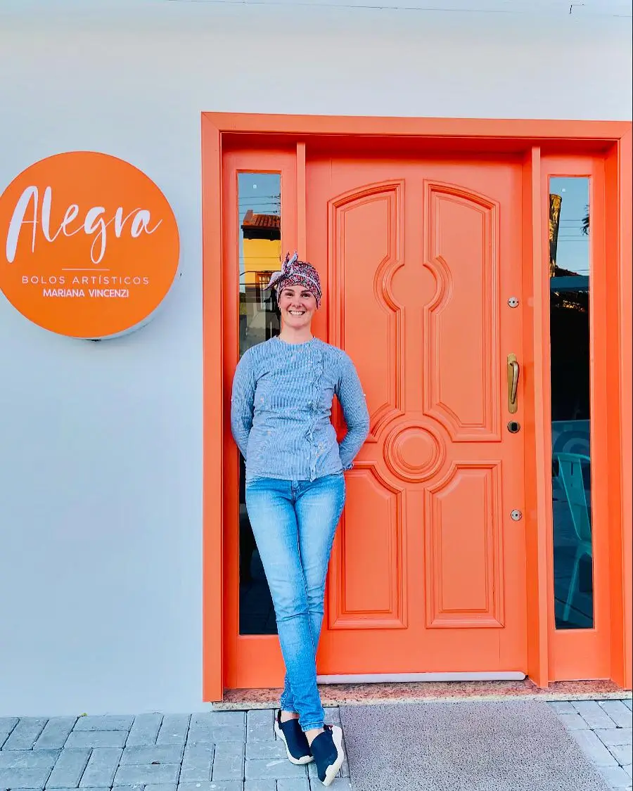 Ateliê da Alegra Cakes em Florianópolis com Mariana Vicenzi, confeiteira especializada em bolos artísticos