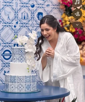 Bolo de casamento elegante e personalizado da Alegra Cakes em Florianópolis em celebração romântica